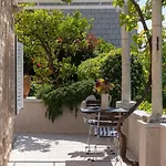Maro & Baro Apartments, Near Old Town Dubrovnik * Dubrovník