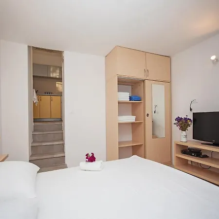 マロ＆バロ アパート *