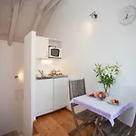 Maro & Baro Apartments, Near Old Town Dubrovnik